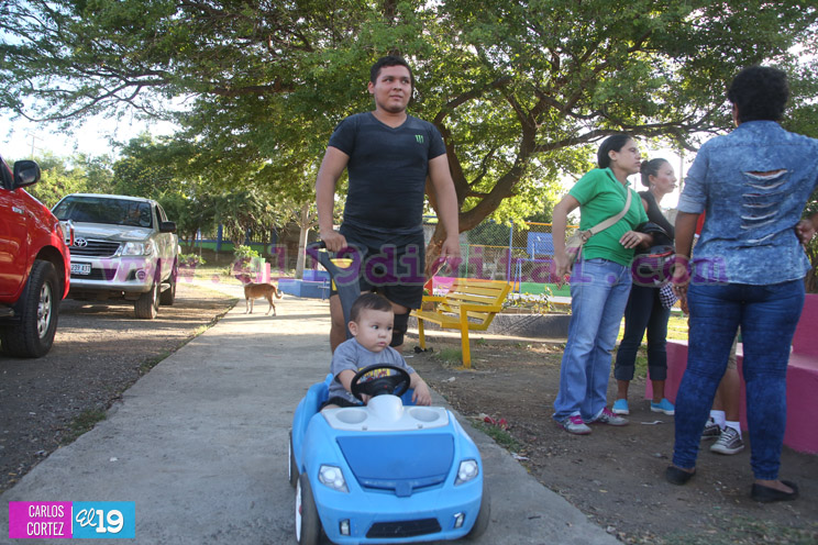 Familias de Acahualinca y Santa Ana estrenan nuevos espacios deportivos