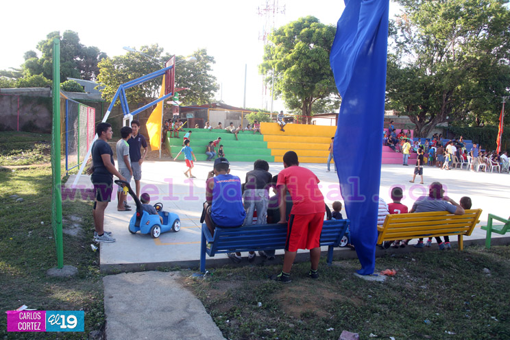 Familias de Acahualinca y Santa Ana estrenan nuevos espacios deportivos