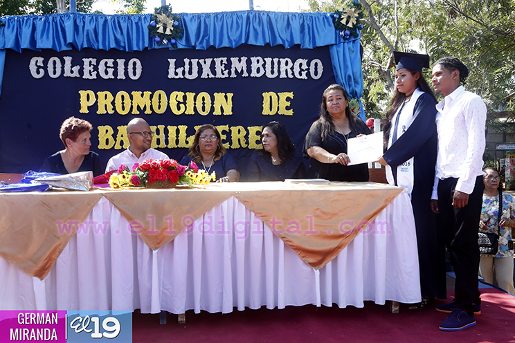 Estudiantes se promocionan de la secundaria y pasan a una nueva etapa en sus vidas