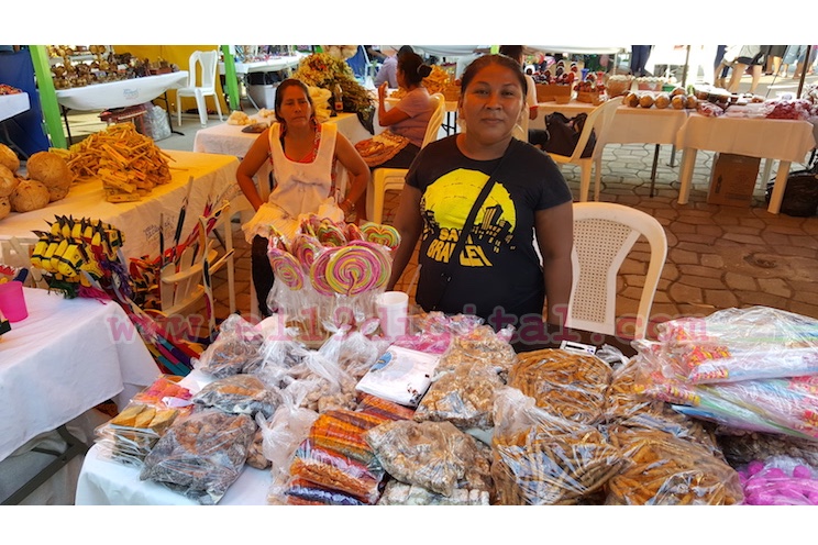 Protagonistas y visitantes aprovechan la Feria de la Gritería y Artesanías Tradicionales