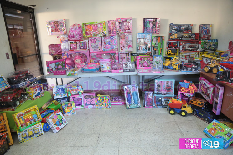 Con mucho amor y cariño navideño preparan entrega de juguetes por todo el país