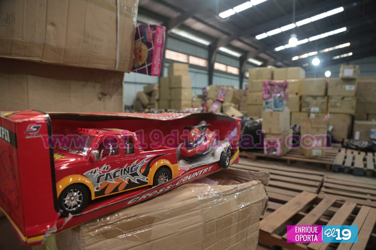 Con mucho amor y cariño navideño preparan entrega de juguetes por todo el país