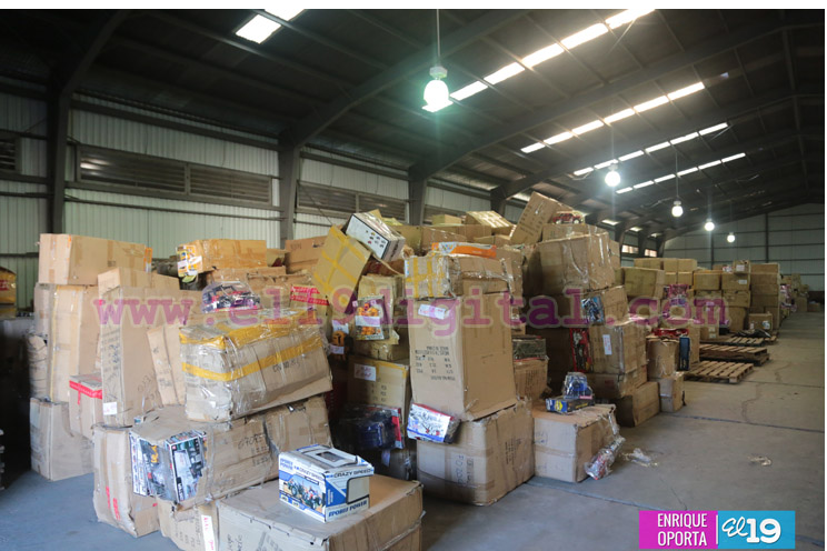 Con mucho amor y cariño navideño preparan entrega de juguetes por todo el país