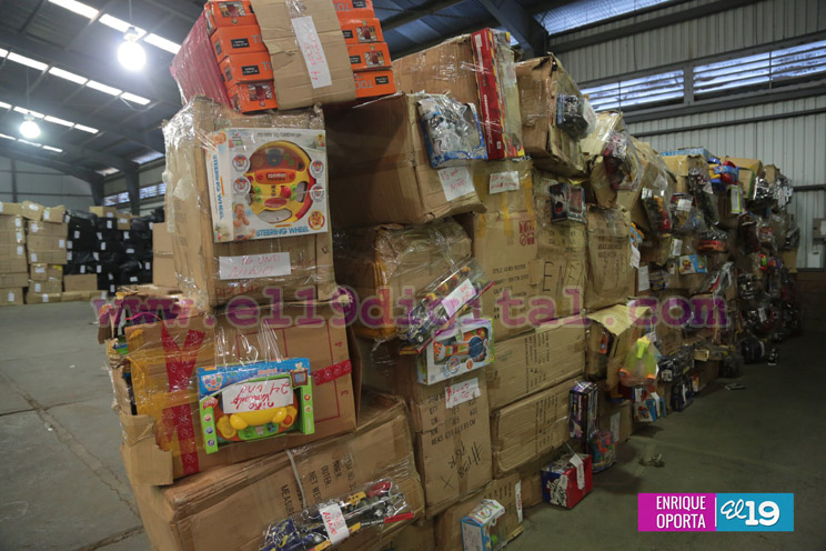 Con mucho amor y cariño navideño preparan entrega de juguetes por todo el país