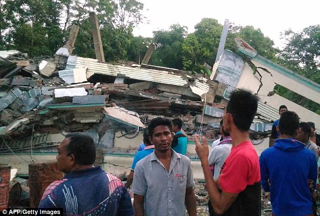 Al menos 25 muertos dejó el terremoto que sacudió Indonesia