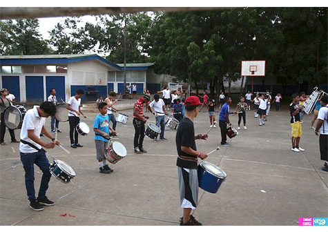 Banda Rítmica del Benjamín Zeledón se prepara para Fiestas Patrias