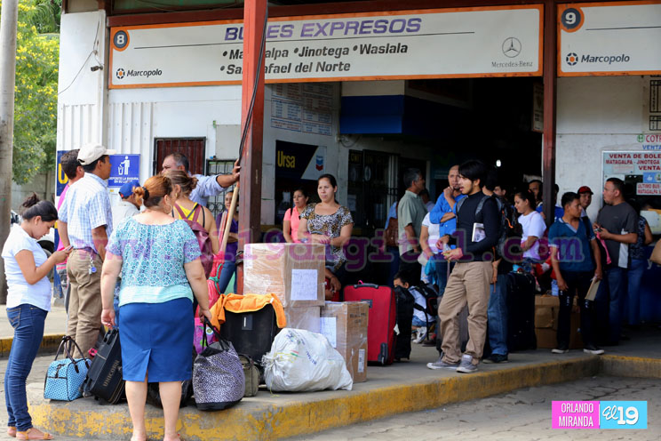 Terminales de buses reciben a viajeros