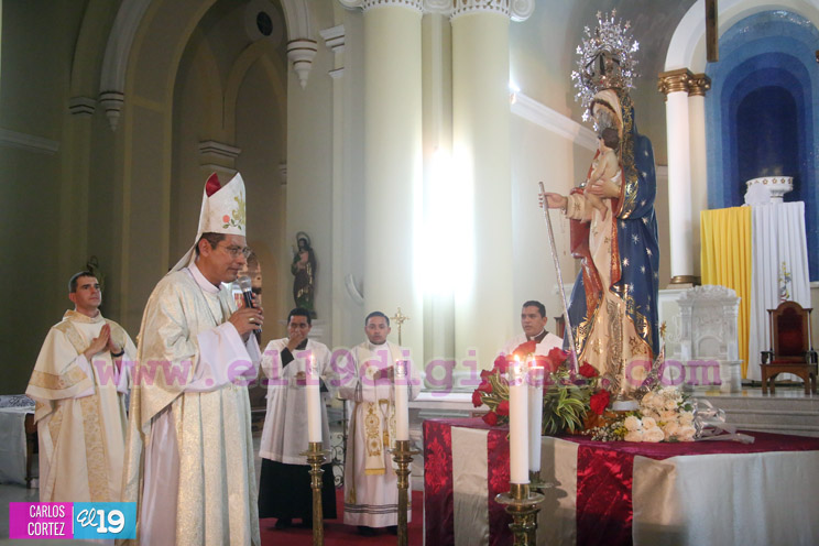 Granada se desborda en tradicional celebración a la Purísima