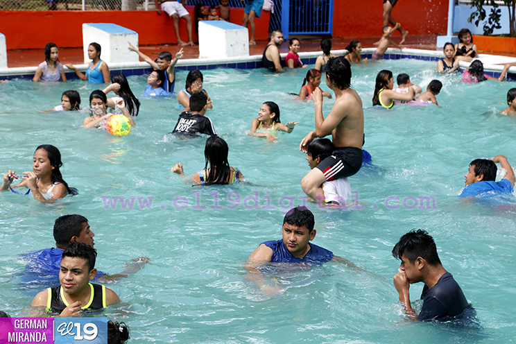 Familias aprovechan balnearios capitalinos durante el fin de semana largo