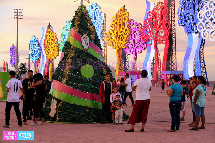 Familias visitan la Avenida de Bolívar a Chávez y sus espacios de recreación en el Día de la Purísima Concepción de María