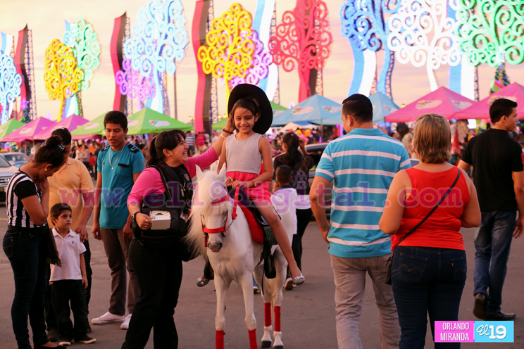 Familias visitan la Avenida de Bolívar a Chávez y sus espacios de recreación en el Día de la Purísima Concepción de María