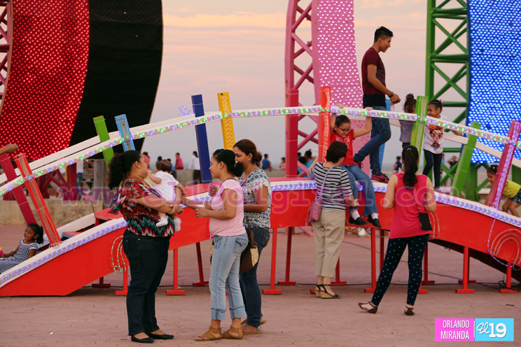 Familias visitan la Avenida de Bolívar a Chávez y sus espacios de recreación en el Día de la Purísima Concepción de María