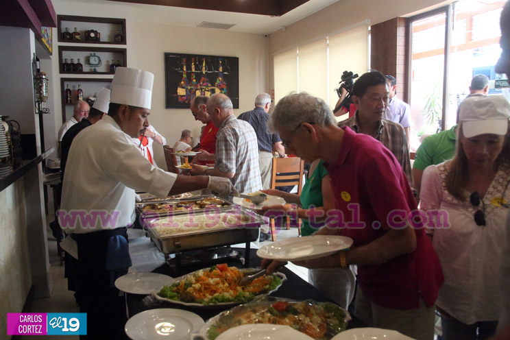 Cruceristas del Crowne Princess visitan la novia del Xolotlán