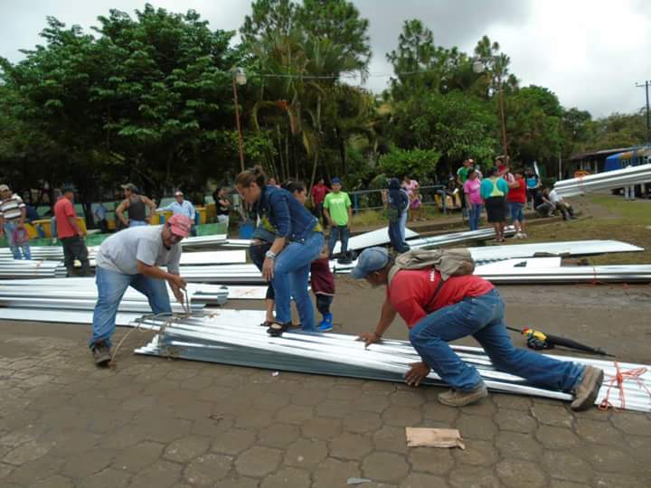 Miles de familias reciben Plan Techo en el departamento de Chontales