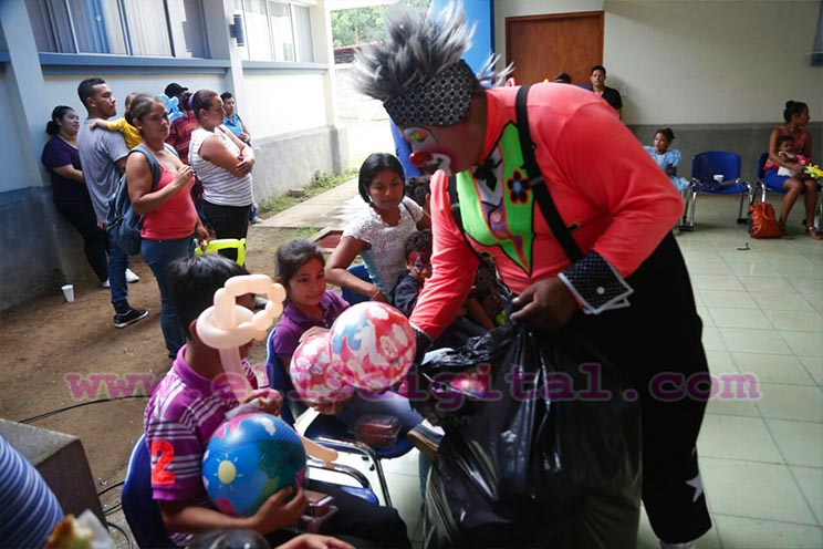 Hospital La Mascota celebra la Navidad con niños con padecimientos cardíacos 
