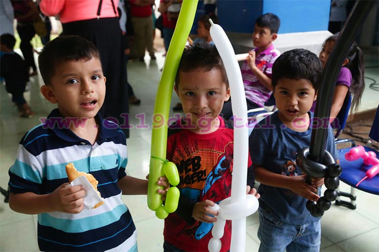 Hospital La Mascota celebra la Navidad con niños con padecimientos cardíacos 