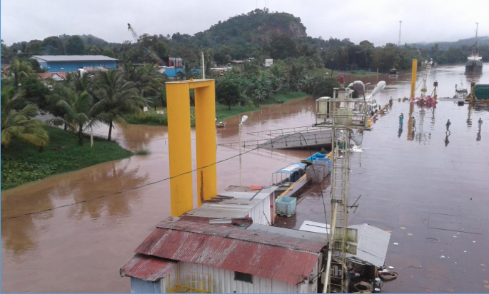 Toman medidas en Puerto Arlen Siú ante inundación por lluvias