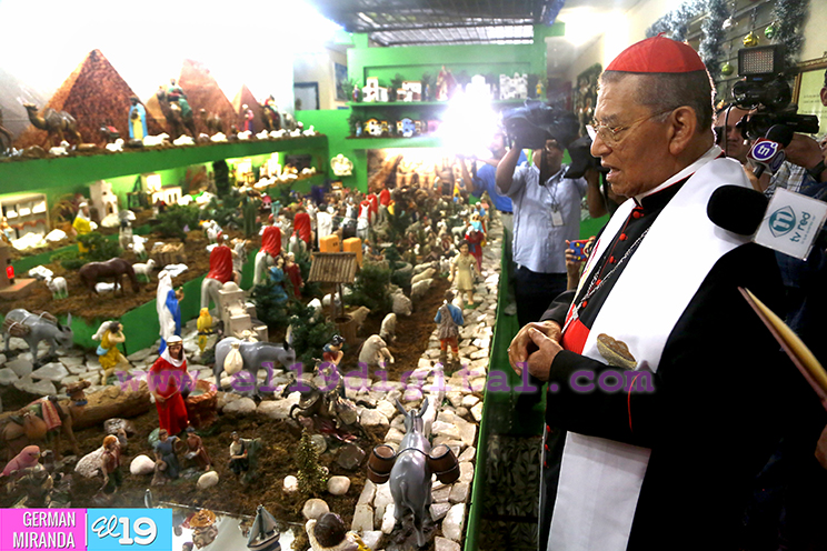 Cardenal Miguel Obando bendice nacimiento de Moisés Absalón Pastora