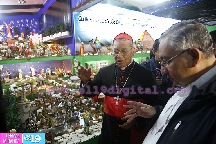 Cardenal Miguel Obando bendice nacimiento de Moisés Absalón Pastora