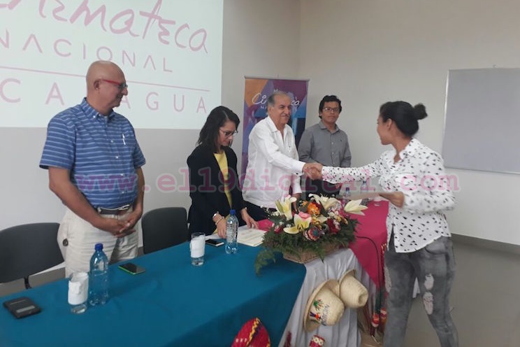 Cinemateca Nacional, INC y Embajada de México entregan certificados a quienes participaron en Taller “Del Arte Contemporáneo al Diseño Étnico”