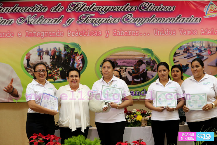 Instituto de Medicina Natural y Terapias Complementarias gradúa a 119 fisioterapeutas clínicos