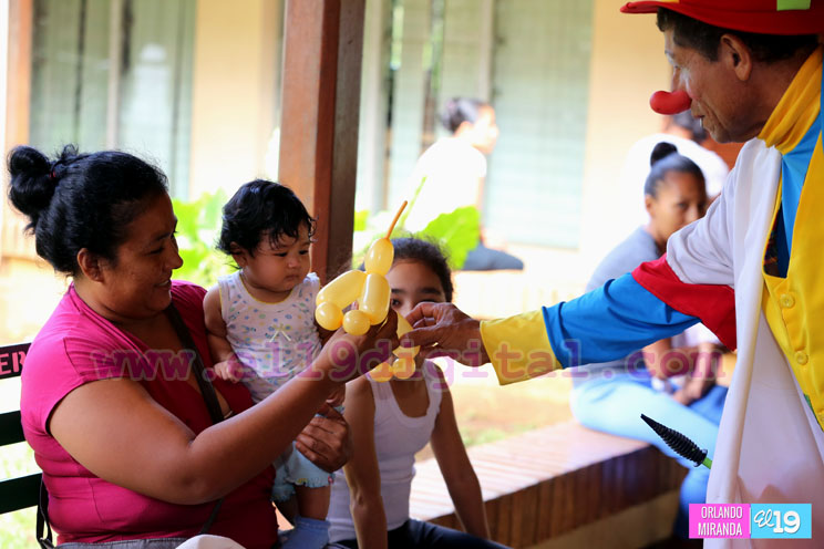 Pacientitos de La Mascota disfrutan de alegre fiesta navideña