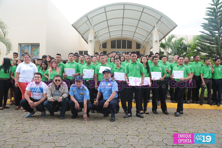 Centro de Formación y Desarrollo Juvenil de la Policía gradúa a 130 jóvenes en diferentes cursos técnicos