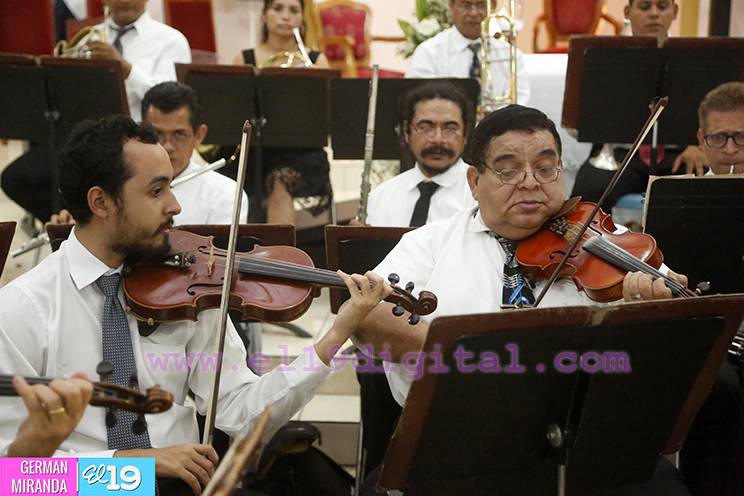 Orquesta Nacional ofrece concierto navideño en Iglesia La Merced