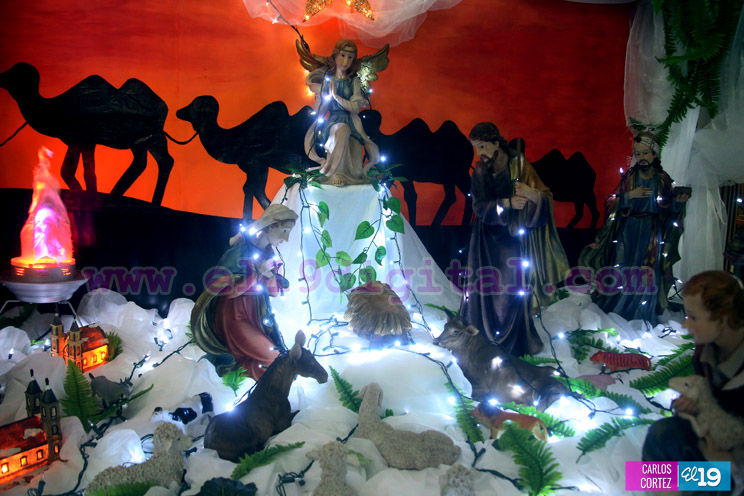 Capitalinos celebran Misa de la Aurora del Niño Jesús