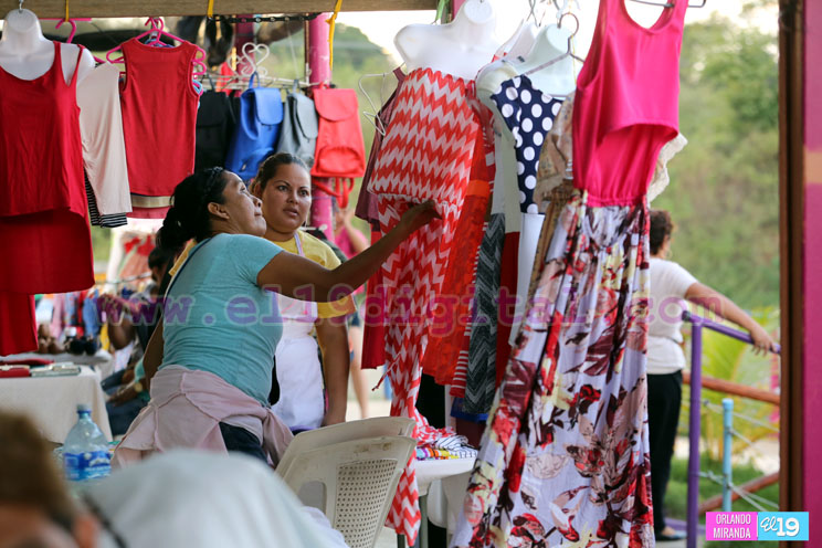 Pequeños protagonistas esperan más visitantes en la Feria Navideña  