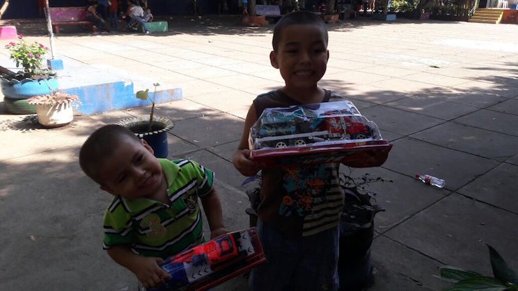 Niños y niñas chinandeganos recibieron un juguete de parte del Gobierno Sandinista