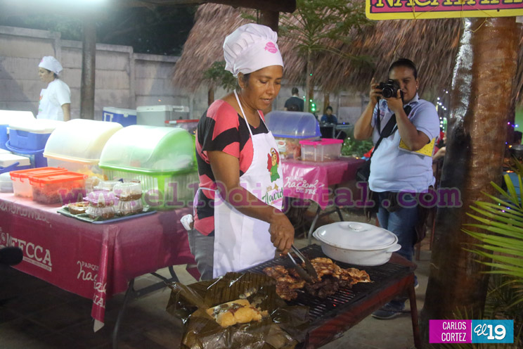 Visite el Parque Nacional de Ferias y disfrute del rico y tradicional relleno navideño  