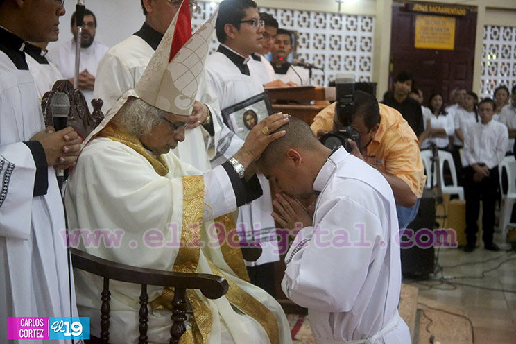 Cardenal Brenes ordena diacono al seminarista brasiñelo, Isael Felipe Da Silva