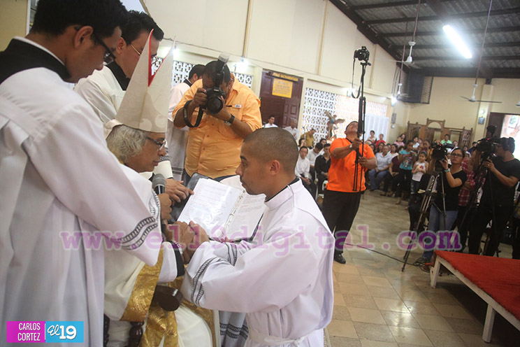 Cardenal Brenes ordena diacono al seminarista brasiñelo, Isael Felipe Da Silva
