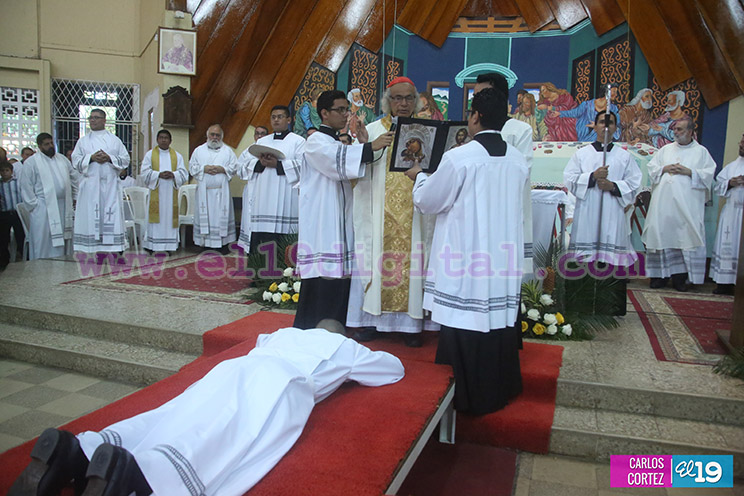 Cardenal Brenes ordena diacono al seminarista brasiñelo, Isael Felipe Da Silva