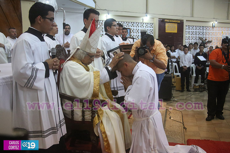 Cardenal Brenes ordena diacono al seminarista brasiñelo, Isael Felipe Da Silva