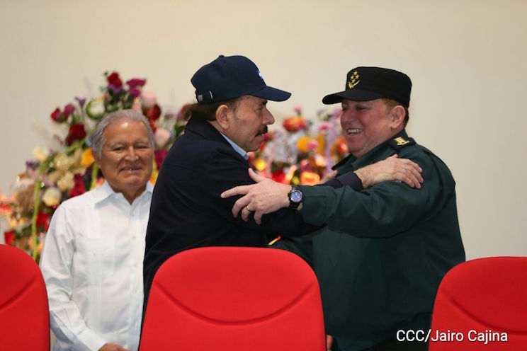 Daniel y Rosario presiden XIX Promoción de Cadetes de la Policía Nacional