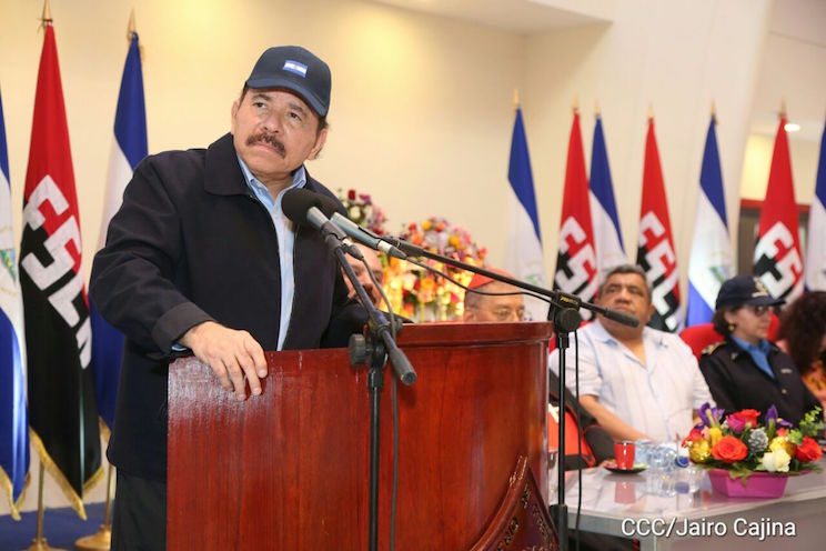 Daniel y Rosario presiden XIX Promoción de Cadetes de la Policía Nacional