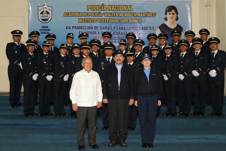 Daniel y Rosario presiden XIX Promoción de Cadetes de la Policía Nacional