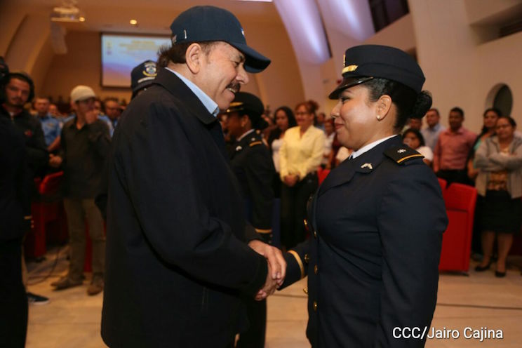 Daniel y Rosario presiden XIX Promoción de Cadetes de la Policía Nacional