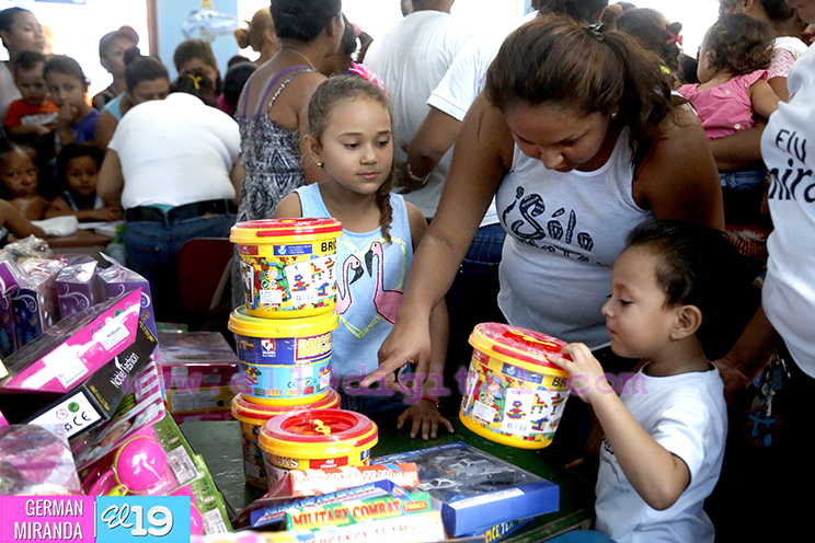 Niñ@s de Ciudad Belén reciben sus juguetes