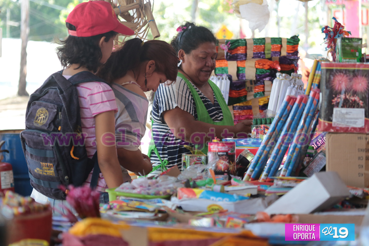 Buenas ventas en los tramos de pólvora