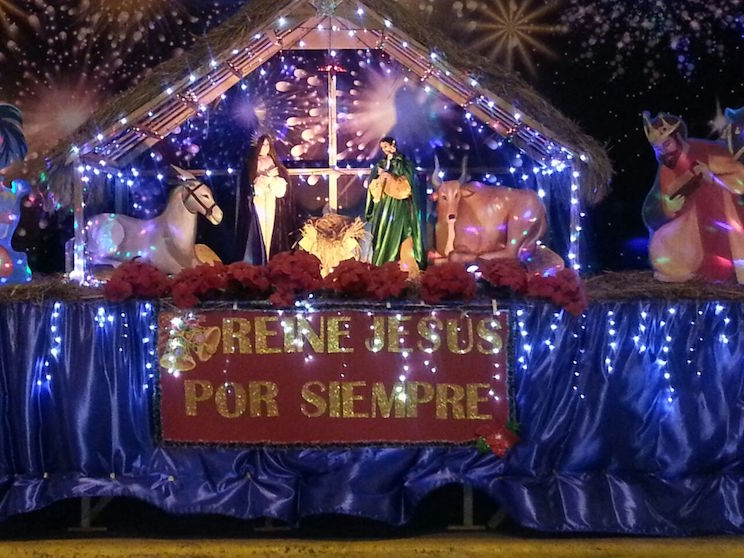 Familias caraceñas disfrutan de pesebres y ambientes navideños