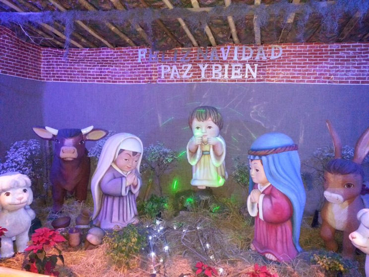 Familias caraceñas disfrutan de pesebres y ambientes navideños