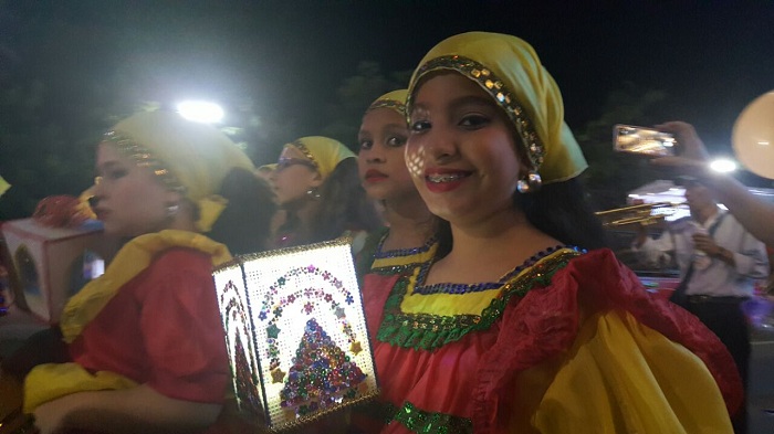 Familias disfrutaron tradicional Pastorela  que recorrió Avenida de Bolívar a Chávez