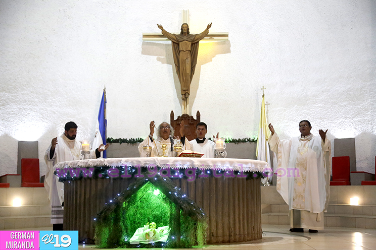 Cardenal Brenes oficia Misa de Nochebuena