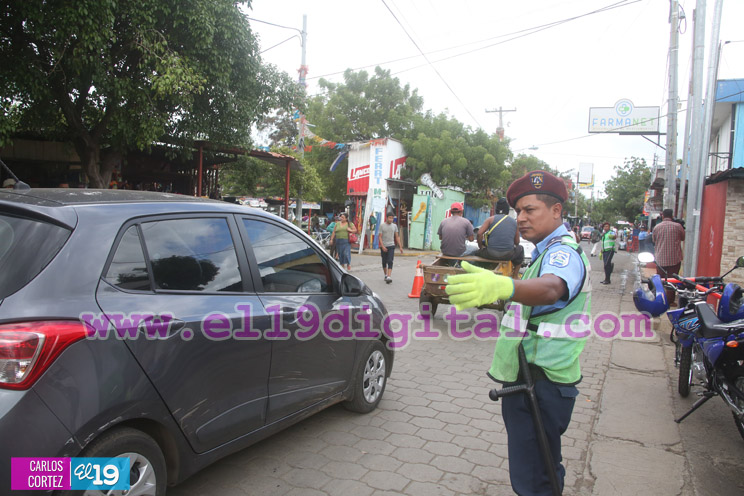 Policía Nacional desplegada en mercados, terminales y paradas de buses