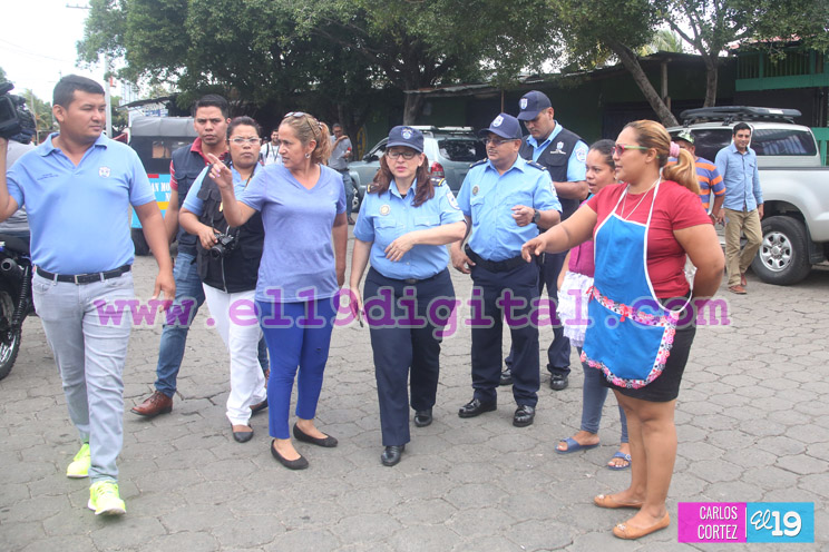 Policía Nacional desplegada en mercados, terminales y paradas de buses