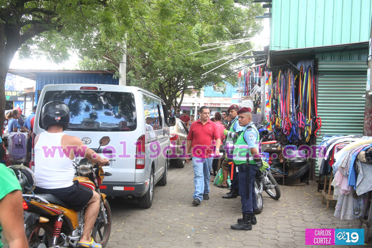 Policía Nacional desplegada en mercados, terminales y paradas de buses