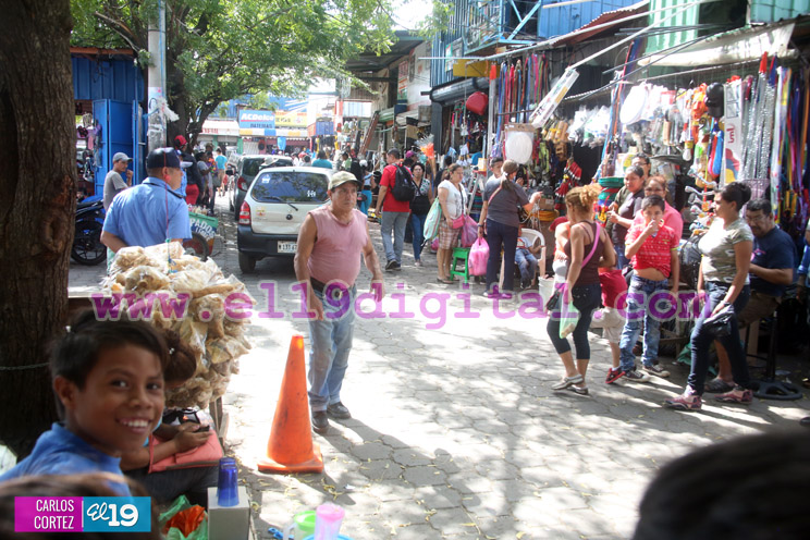 Policía Nacional desplegada en mercados, terminales y paradas de buses